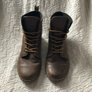 Dr. Martens Tobias 8-Eye Boot